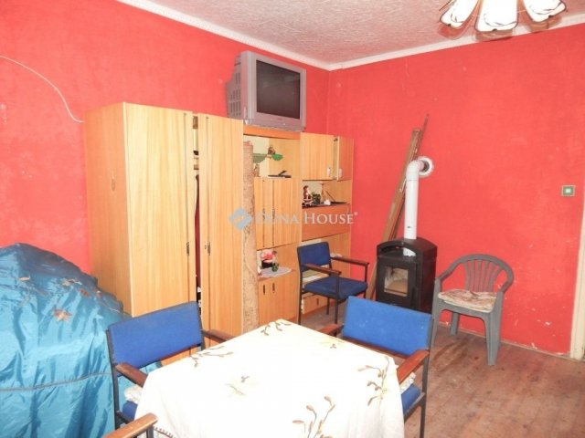 Eladó családi ház, Sárbogárdon 17.9 M Ft, 1 szobás