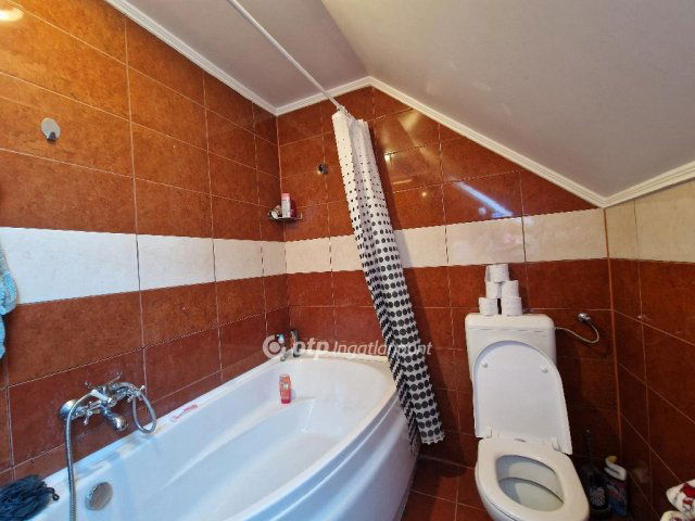 Eladó családi ház, Csornán 49.9 M Ft, 4 szobás