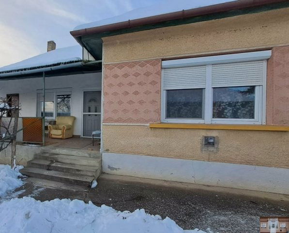 Eladó családi ház, Gombán 48.8 M Ft, 3 szobás