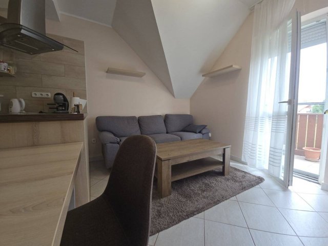 Kiadó téglalakás, albérlet, Sopronban, Patak utcában, 3 szobás
