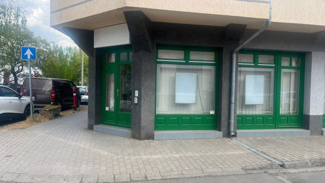 Kiadó iroda, Baján 304 E Ft / hó, 2 szobás