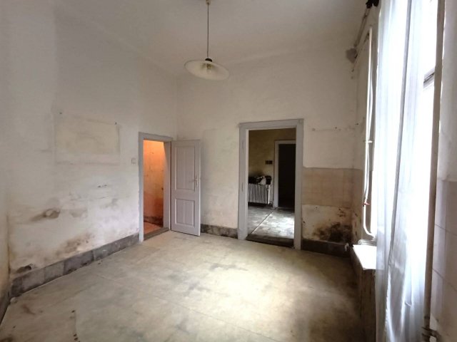 Eladó téglalakás, Pécsett 64 M Ft, 2 szobás