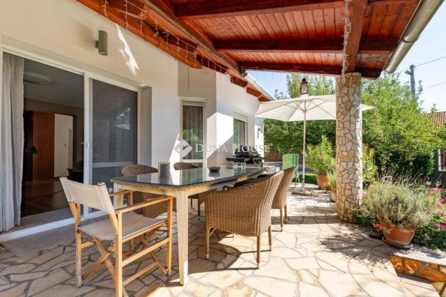 Eladó családi ház, Budapesten, XXIII. kerületben, Taling utcában