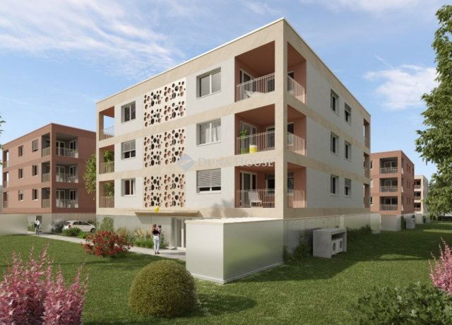 Eladó téglalakás, Pécsett 77 M Ft, 3 szobás