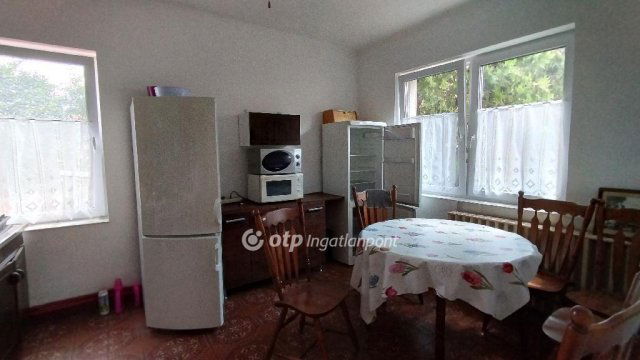 Eladó családi ház, Jászberényben 62 M Ft, 3+7 szobás