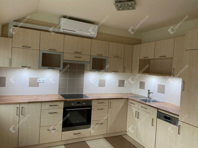 Eladó téglalakás, Győrött 69.9 M Ft, 2 szobás