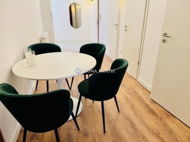 Eladó téglalakás, Budapesten, VI. kerületben 89.99 M Ft