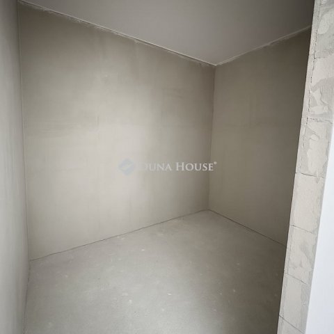 Eladó családi ház, Gyöngyösön 59.9 M Ft, 5 szobás