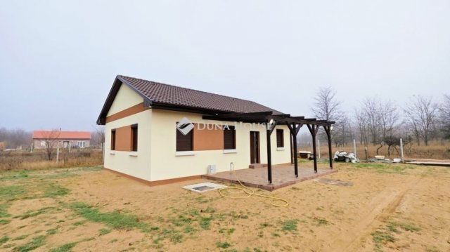 Eladó családi ház, Kecskeméten 79.9 M Ft, 3 szobás