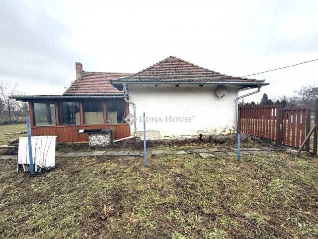 Eladó családi ház, Sorkifaludon 12 M Ft, 2 szobás