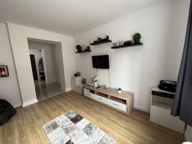 Kiadó téglalakás, albérlet, Tiszaújvárosban, Tisza úton