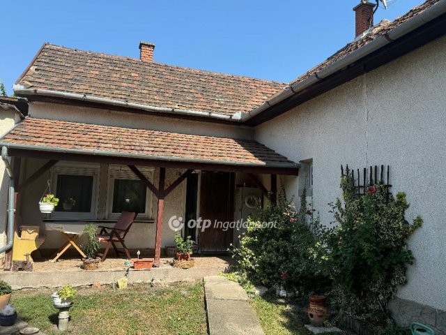 Eladó családi ház, Szigetszentmiklóson 109 M Ft, 4 szobás