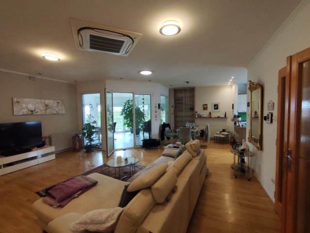 Eladó családi ház, Győrújbaráton 145 M Ft, 1+3 szobás