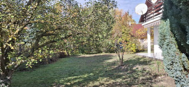 Eladó nyaraló, Balatonkenesén 85 M Ft, 4 szobás