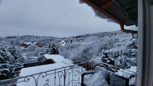 Eladó családi ház, Szentendrén 195 M Ft, 7 szobás