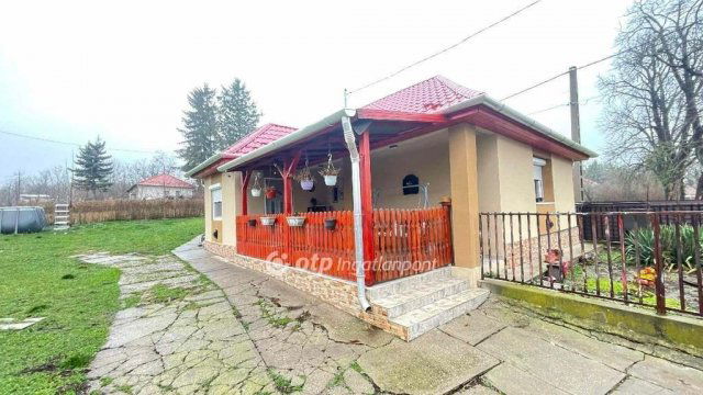 Eladó családi ház, Vattán 28.3 M Ft, 2 szobás