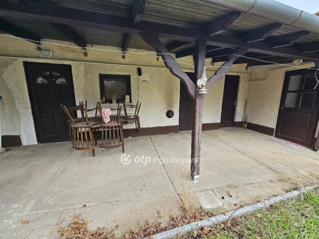 Eladó nyaraló, Cserkeszőlőn 19 M Ft, 3 szobás