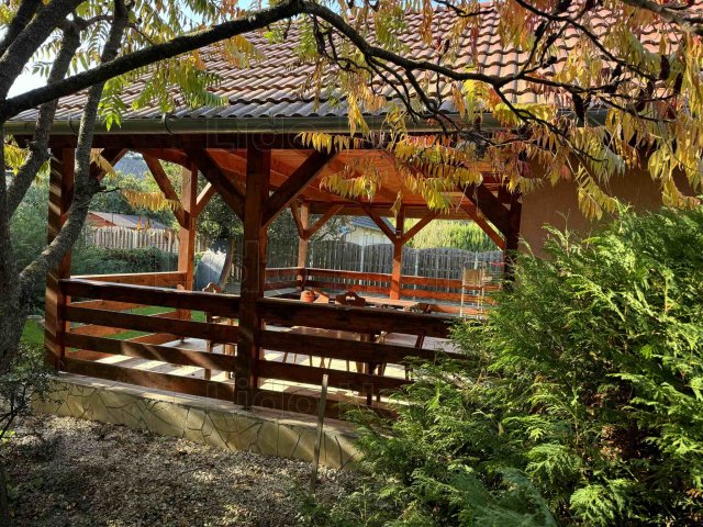 Eladó családi ház, Balatonkenesén 75 M Ft, 3 szobás