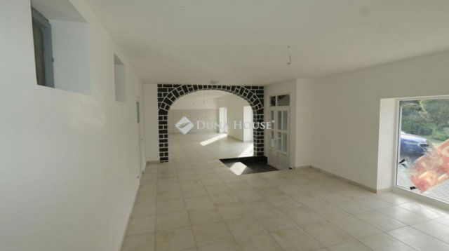 Eladó üzlethelyiség, Zalaszentivánon 140 M Ft, 2 szobás