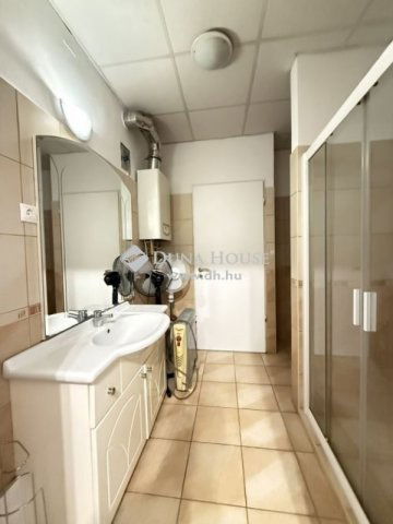 Eladó téglalakás, Budapesten, VI. kerületben 135 M Ft, 4 szobás