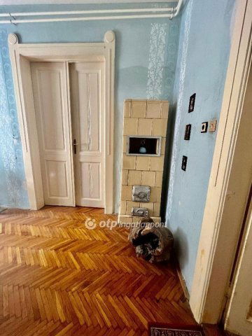 Eladó téglalakás, Pécsett 70 M Ft, 2 szobás