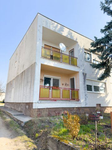 Eladó téglalakás, Ajkán, Pálma utcában 47.4 M Ft, 3 szobás