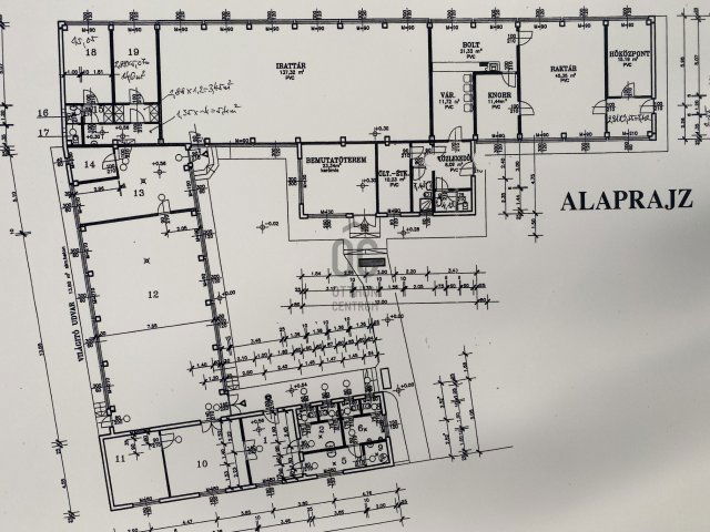 Eladó ipari ingatlan, Budapesten, XV. kerületben 374.9 M Ft
