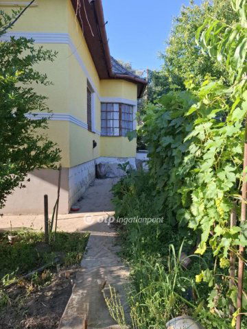 Eladó családi ház, Kisaron 17 M Ft, 3 szobás