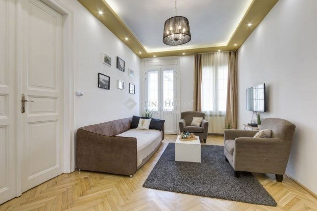 Eladó téglalakás, Budapesten, V. kerületben 349.9 M Ft, 4 szobás