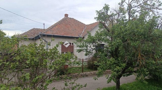 Eladó családi ház, Kókán 34.9 M Ft, 3 szobás