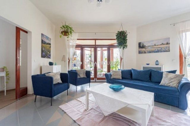 Eladó családi ház, Kisorosziban 114.9 M Ft, 3 szobás