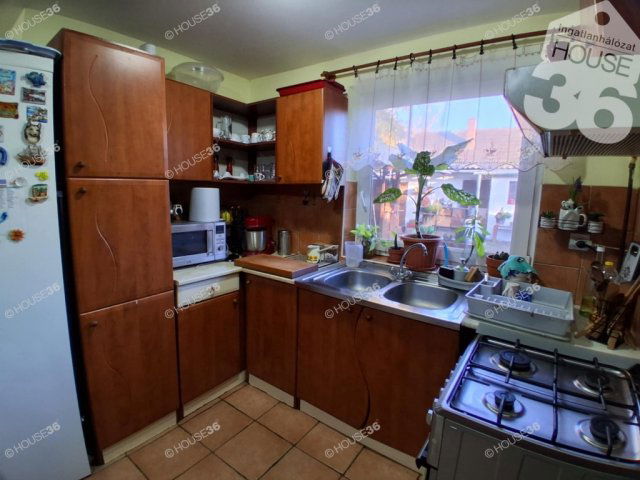 Eladó családi ház, Kecskeméten 45 M Ft, 3 szobás