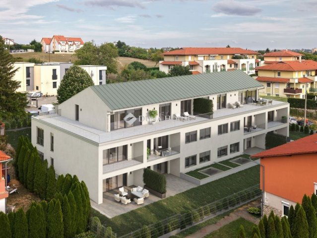 Eladó téglalakás, Pécsett 96.9 M Ft, 4 szobás