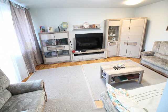 Eladó téglalakás, Szegeden 99 M Ft, 3 szobás
