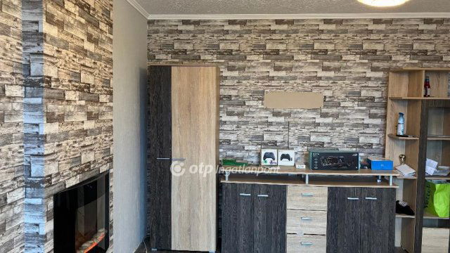 Eladó panellakás, Gyulán 27.5 M Ft, 1+1 szobás