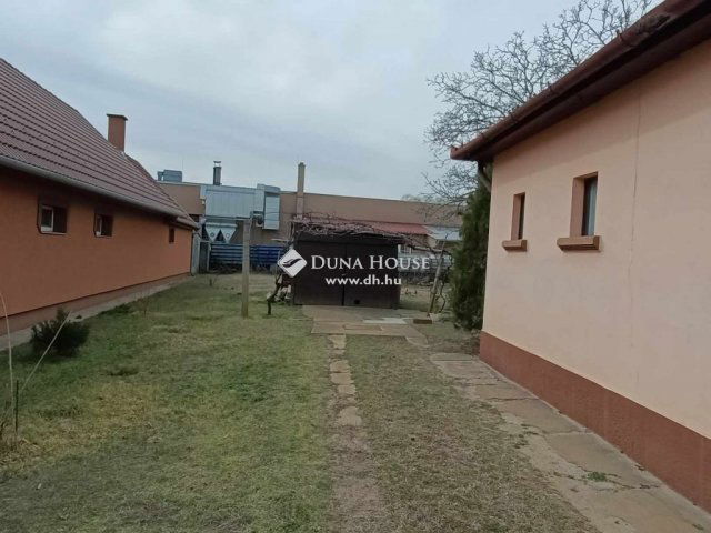 Eladó családi ház, Kecskeméten 59 M Ft, 2 szobás