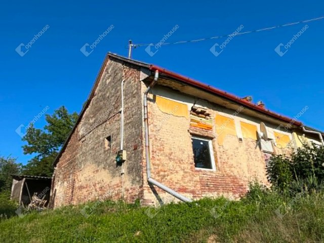Eladó családi ház, Kaposváron 12.9 M Ft, 2 szobás