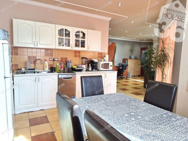 Eladó családi ház, Kecskeméten 69.9 M Ft, 4 szobás