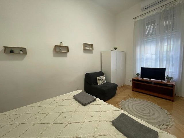 Kiadó téglalakás, albérlet, VII. kerületben, Dob utcában