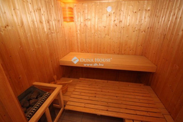 Eladó családi ház, Kecskeméten 275 M Ft, 6 szobás