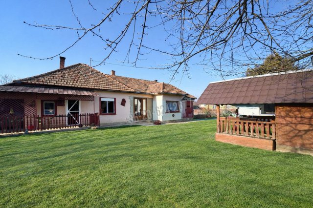 Eladó családi ház, Romhányon 32.99 M Ft, 4 szobás