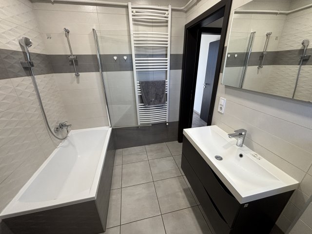 Eladó téglalakás, Debrecenben 113.9 M Ft, 4 szobás