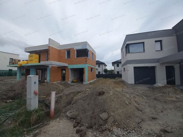 Eladó családi ház, Budapesten, III. kerületben 299 M Ft