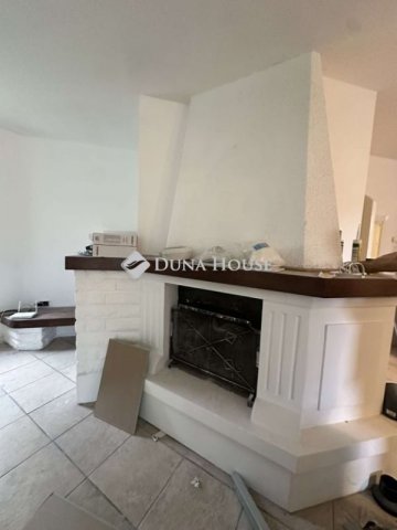 Eladó családi ház, Budapesten, III. kerületben 259 M Ft