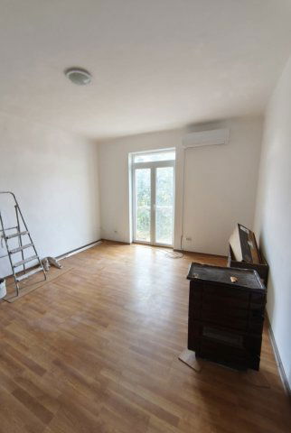 Eladó téglalakás, Komlón 22.95 M Ft, 2 szobás