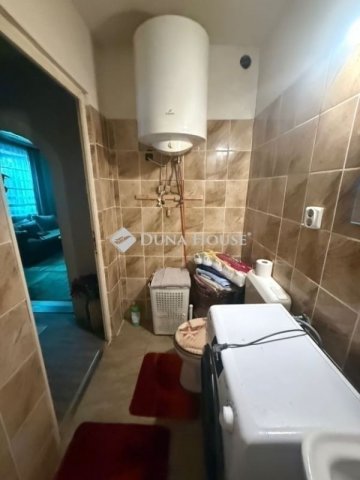 Eladó családi ház, Budapesten, IV. kerületben 38 M Ft, 2 szobás