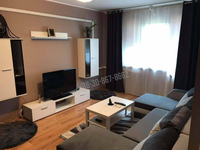 Eladó panellakás, Dunaújvárosban 35 M Ft, 1+1 szobás