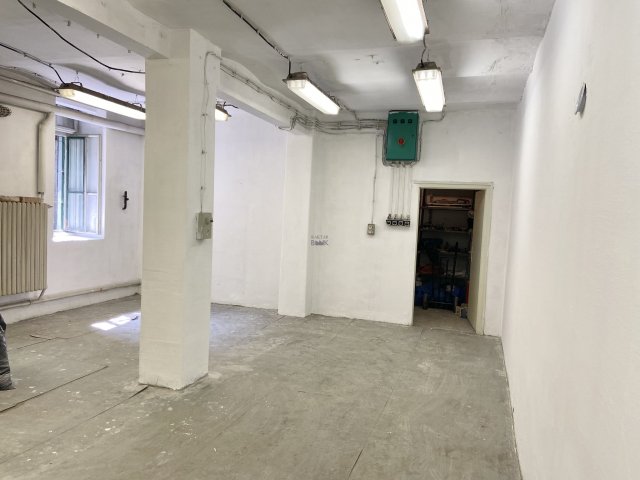 Eladó ipari ingatlan, VI. kerületben, Székely Bertalan utcában