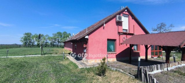 Eladó családi ház, Szarvason 153 M Ft, 6 szobás
