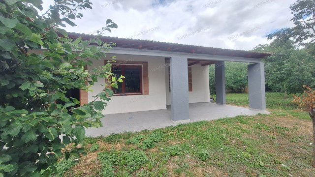 Eladó családi ház, Alattyánban 24.99 M Ft, 4 szobás